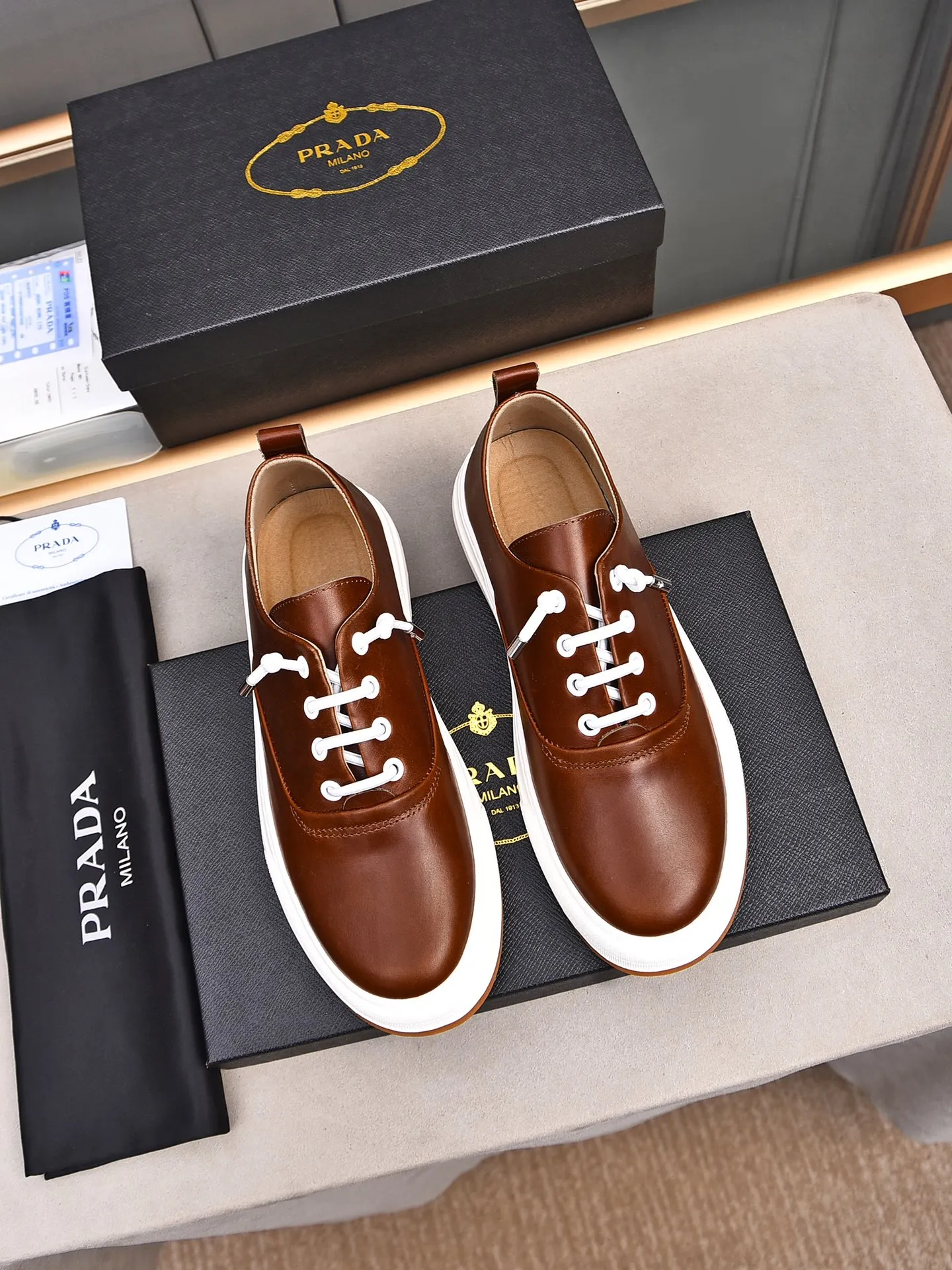 Men's Men's Shoes 💰440 [Top-grade butter leather] 🆕🔥New update🔥👟PRADA (Prada) new products are released, imported soft butter leather, fashionable to allow air to penetrate the entire shoe, Niu B's shoes [strong] bring an extremely comfortable and breathable feeling! Beautiful inside and out! Exquisite workmanship, 😌Code number: 38~44 (45 customized) Three colors to choose from.
